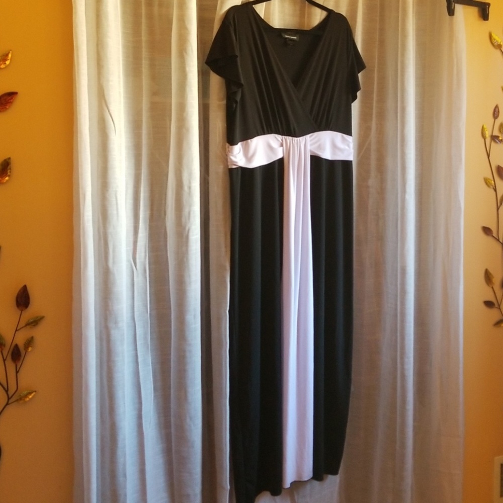 Ashley Stewart Black and White Maxi Dress (Plus)
